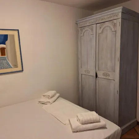 Windmill Apartment *